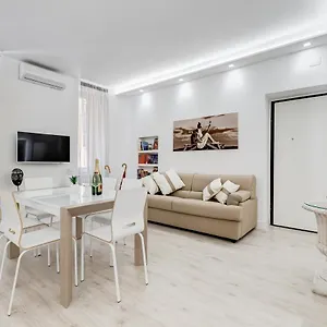 Bmga L The White Crown In Testaccio Apartamento Roma